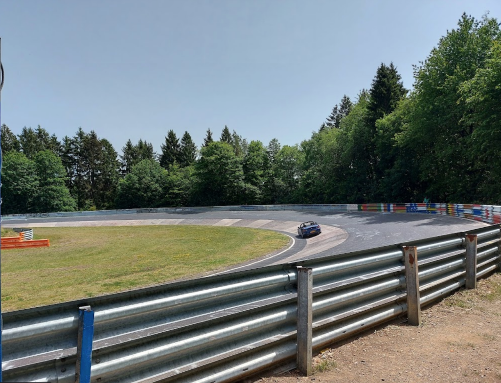 observer les courses au Nürburgring Karussel