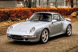 Porsche 911 993 Turbo (1995) voitures de sport mythiques années 90